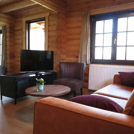 Atmospheric, Wooden House With A Dishwasher, In Nature הונדרלו