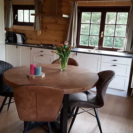 בית נופש Atmospheric, Wooden House With A Dishwasher, In Nature הונדרלו